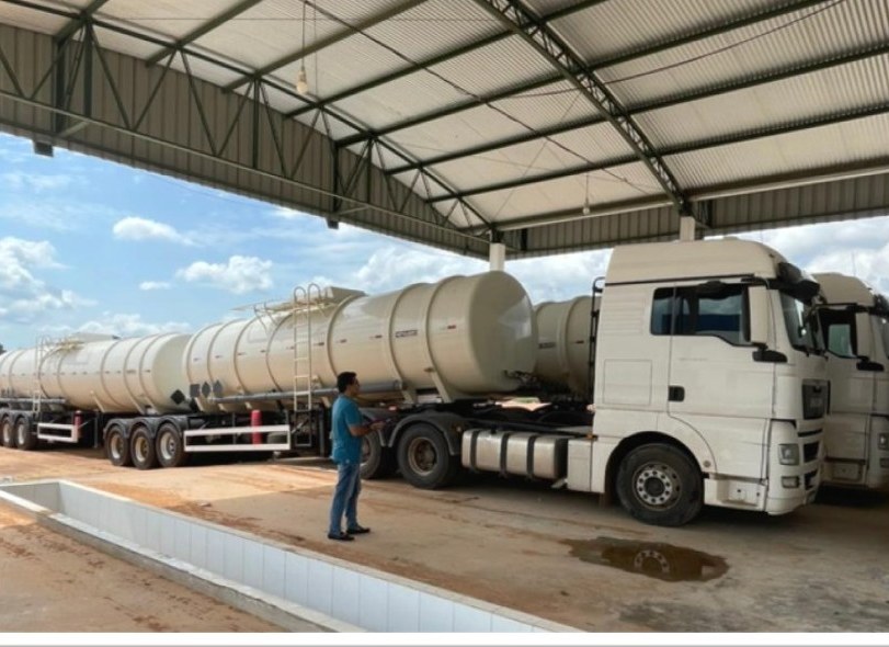 Caminhões-tanque da operação logística entre Rondonópolis, Manaus, Roraima e Venezuela